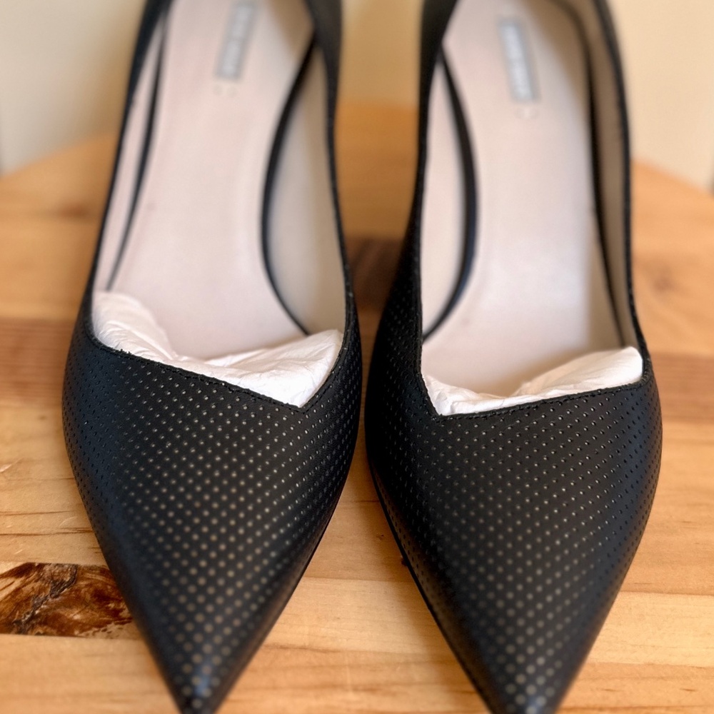 NEW Giorgio Armani Leather D'Orsay Pumps 3" Heel Perforated Matte Black $725